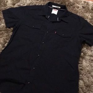 Men’s Levi’s button up